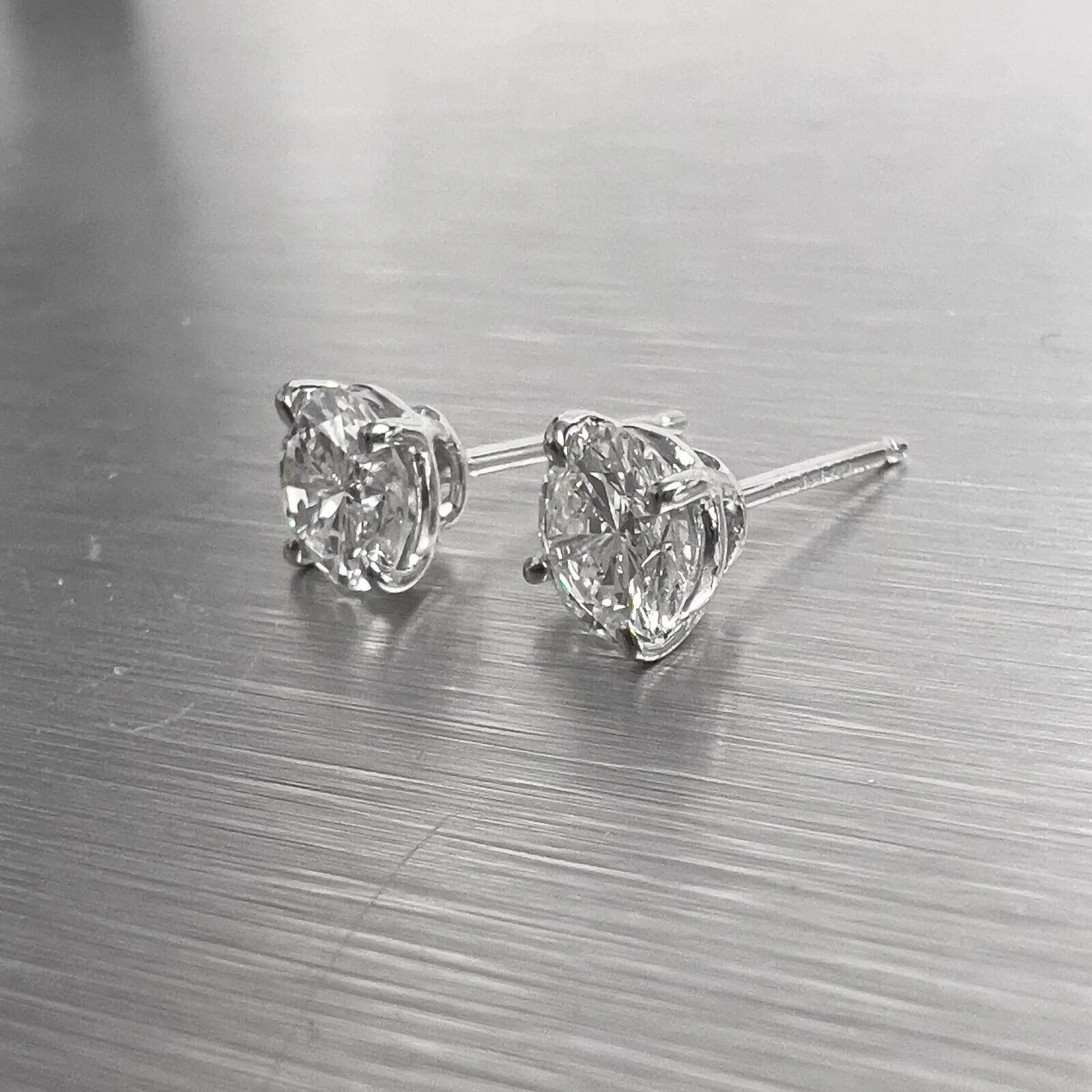 14k White Gold Round Diamond 4 Prong Basket Stud Earrings 1.40ctw G I2