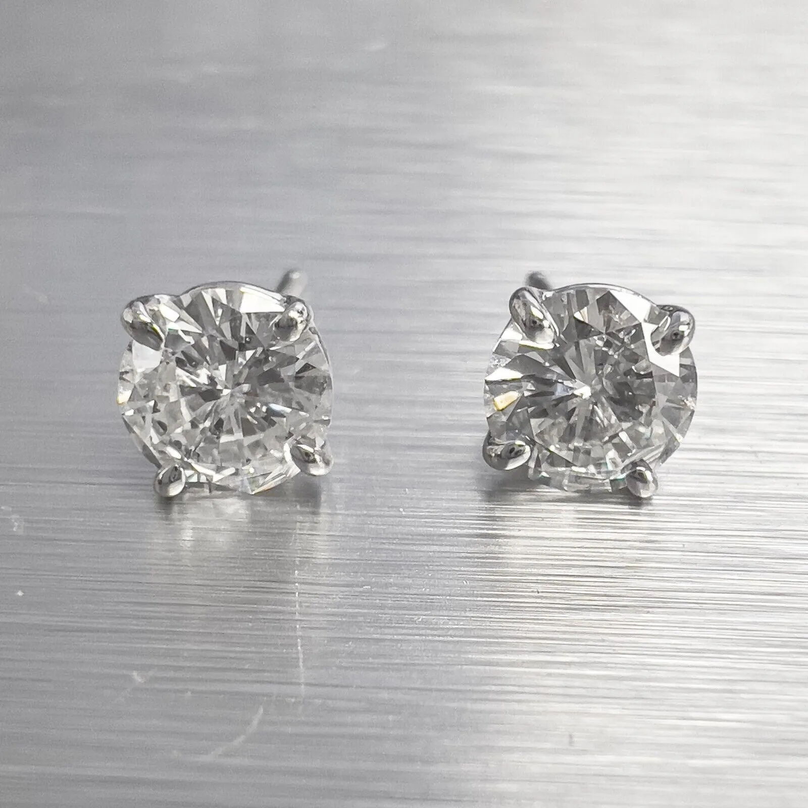 14k White Gold Round Diamond 4 Prong Basket Stud Earrings 1.40ctw G I2