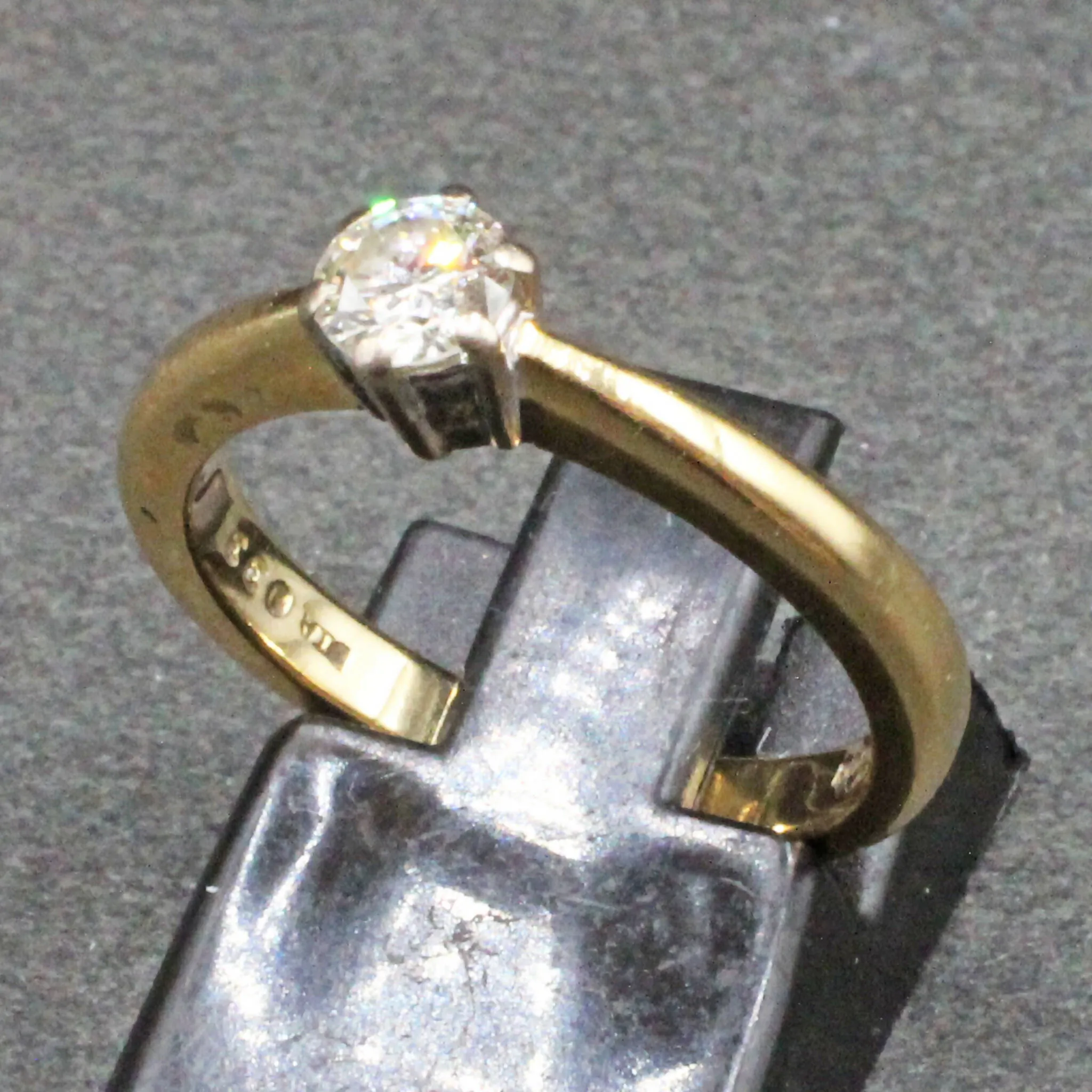 18ct gold .33 carat diamond solitaire ring