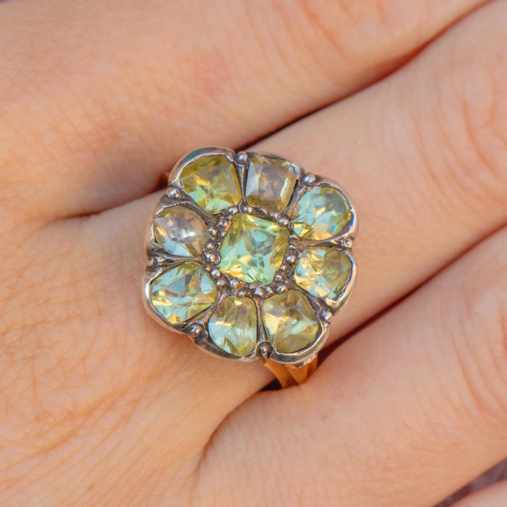 18ct Gold Georgian Chrysoberyl Flower Cluster Ring, c.1780-1820