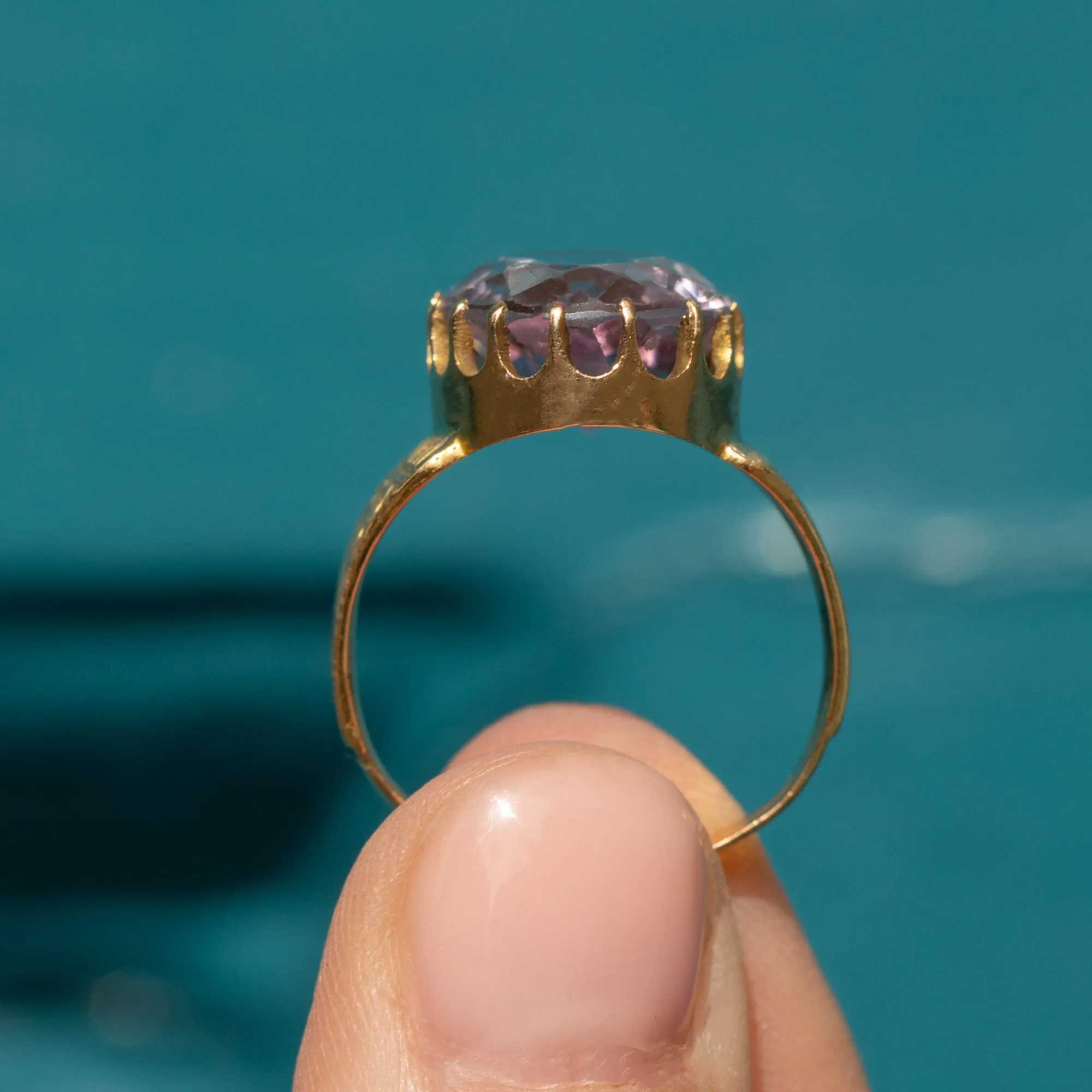 Antique 18ct Gold Amethyst Ring 5.22ct, Engraved Shoulders