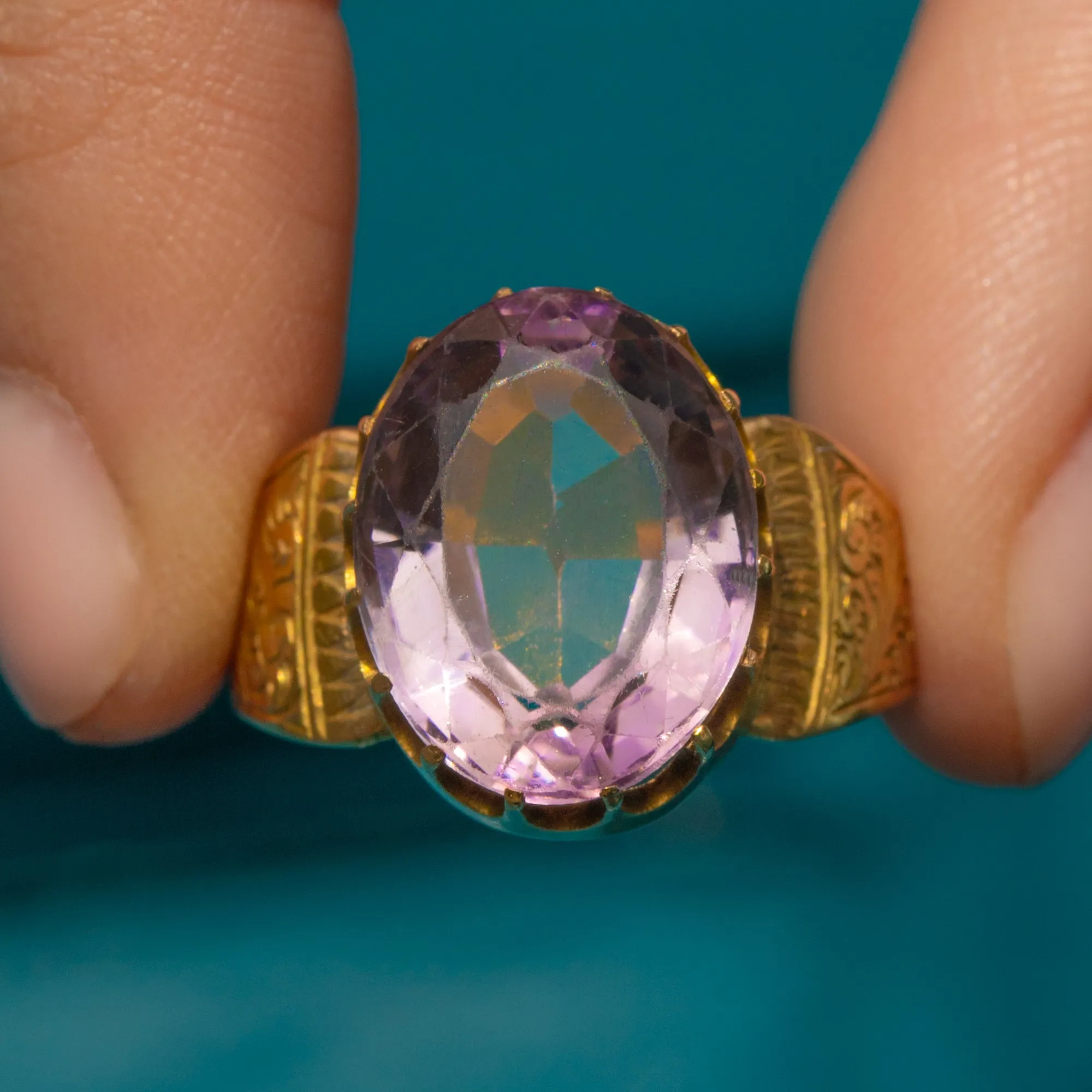 Antique 18ct Gold Amethyst Ring 5.22ct, Engraved Shoulders