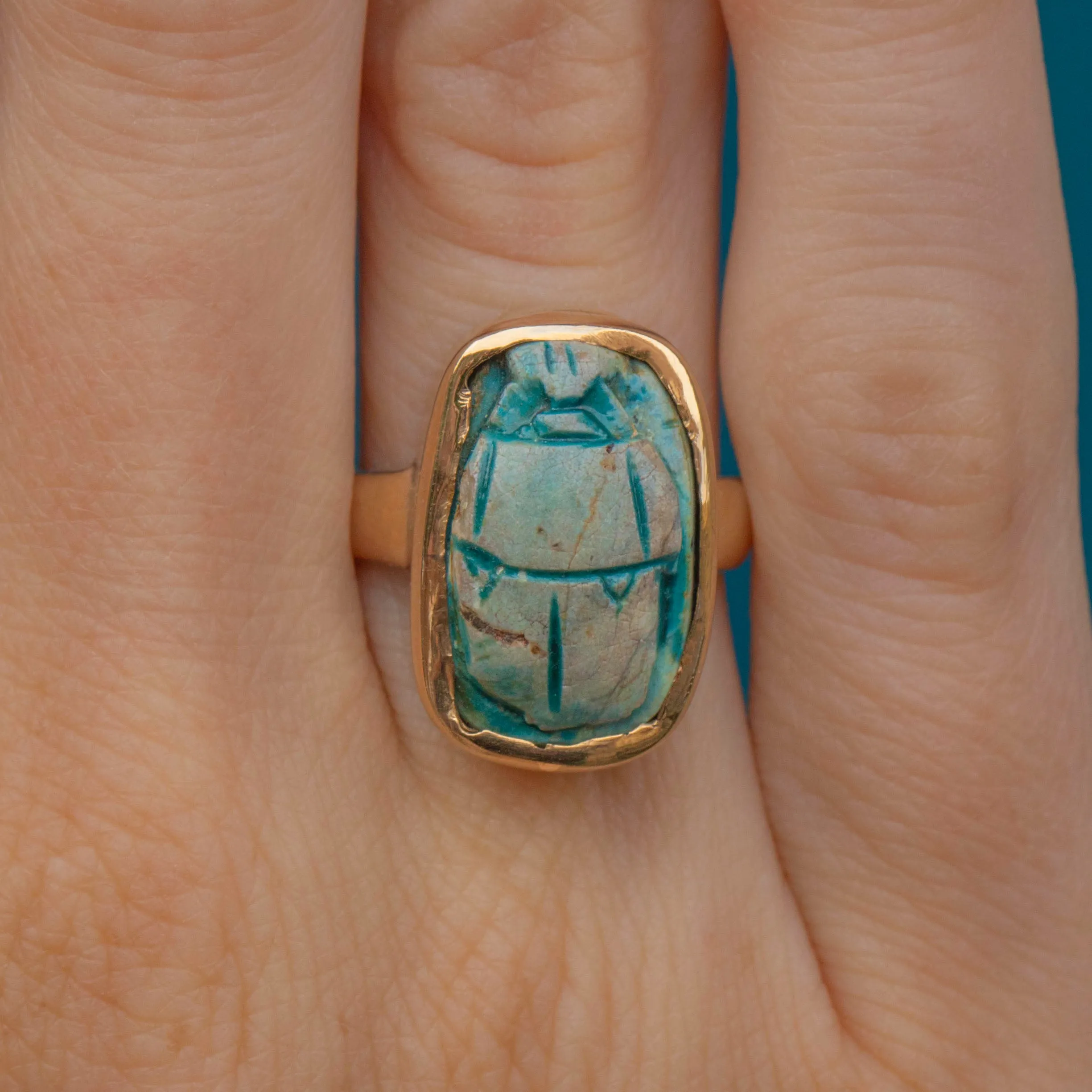 Antique 9ct Gold Egyptian Faience Scarab Ring