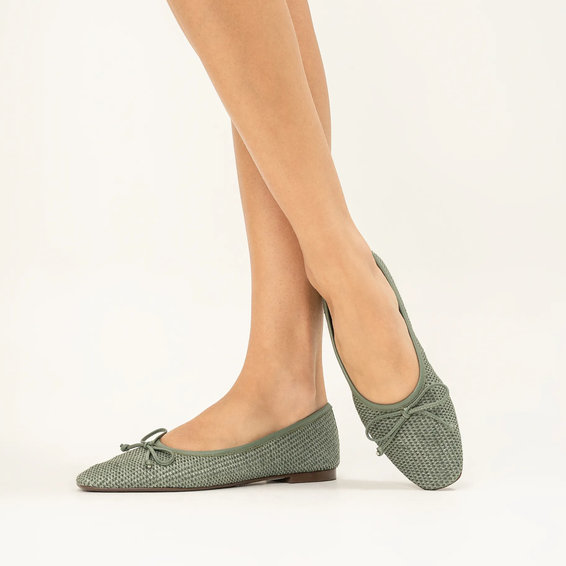 Arissa Straw Flat