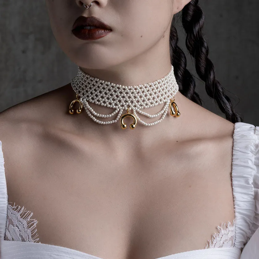 MAGNIFIQUE. Wide Pearl and Barbell Choker - Gold