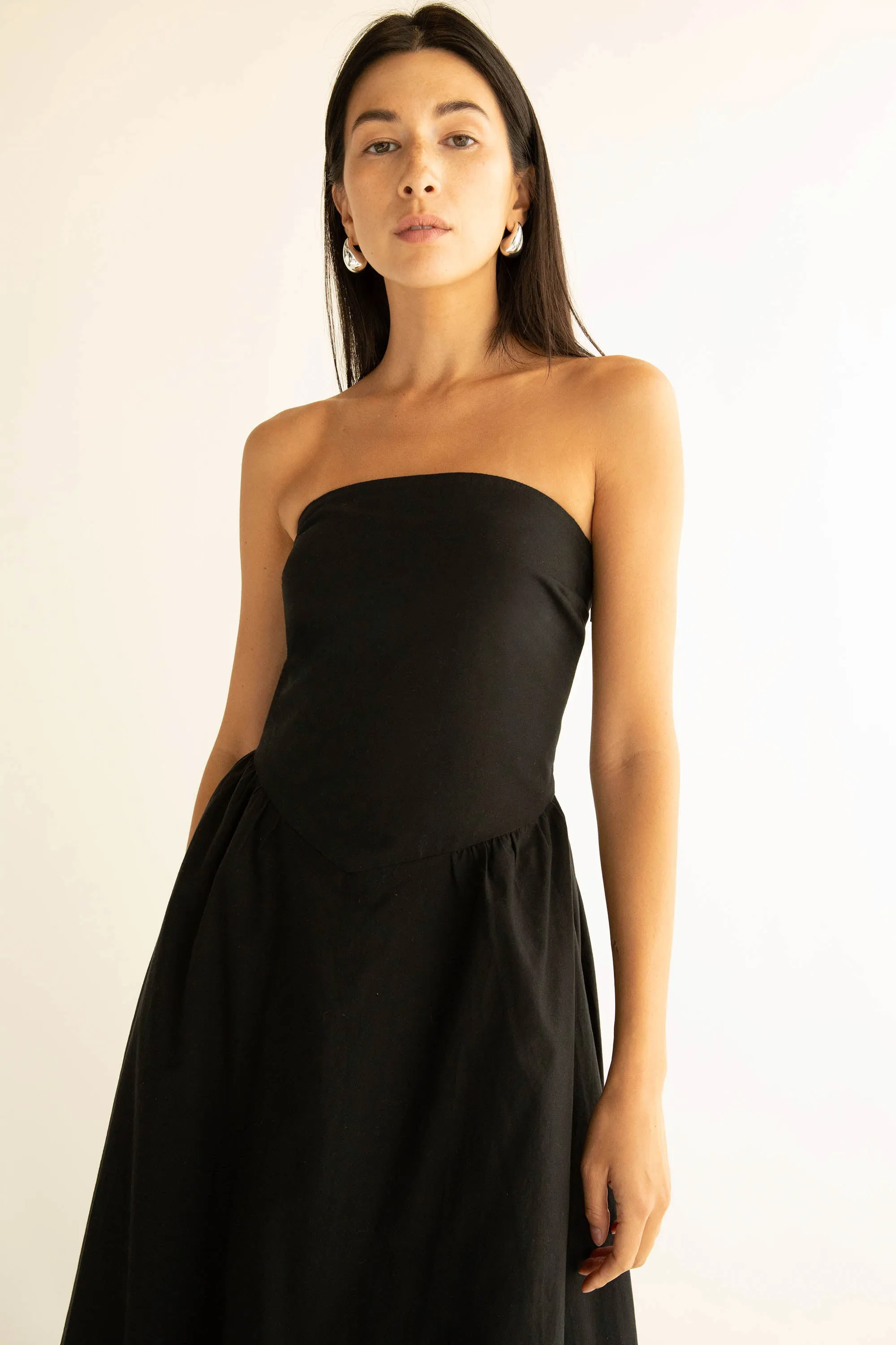 STRAPLESS BUBBLE HEM DRESS